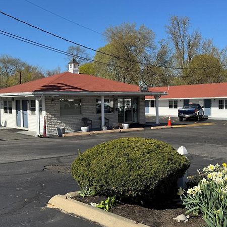 Chisholm'S Motor Inn Saugus Dış mekan fotoğraf