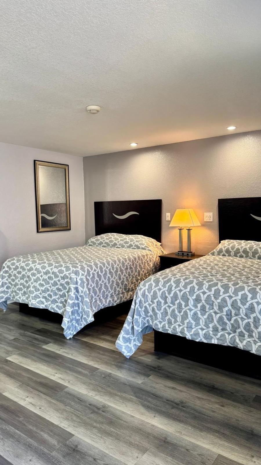 Chisholm'S Motor Inn Saugus Dış mekan fotoğraf