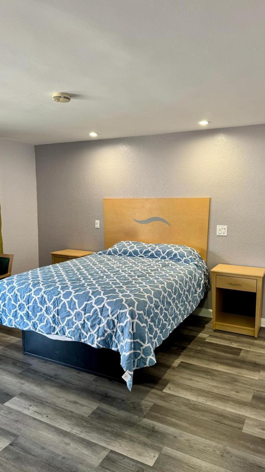 Chisholm'S Motor Inn Saugus Dış mekan fotoğraf