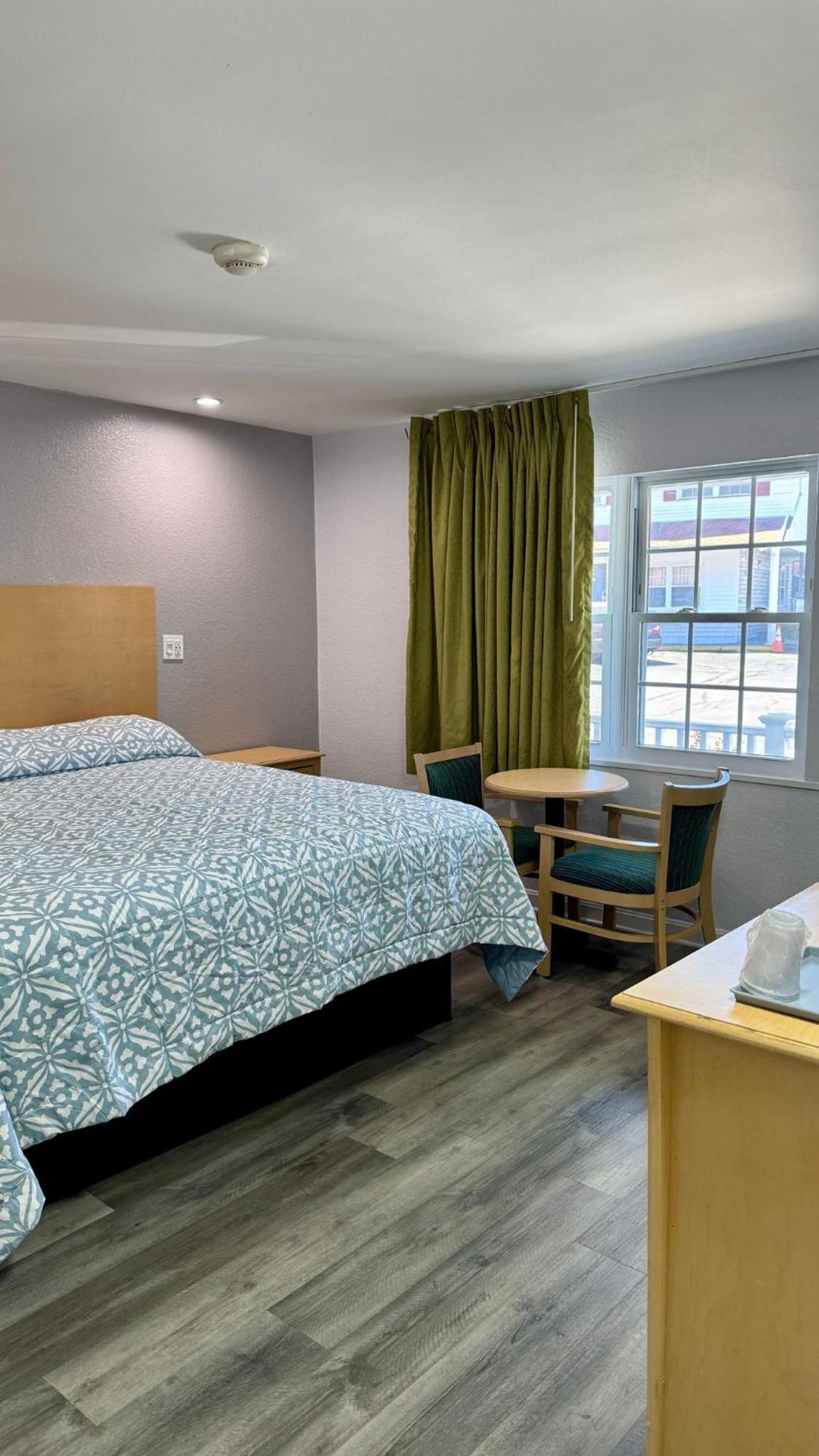 Chisholm'S Motor Inn Saugus Dış mekan fotoğraf