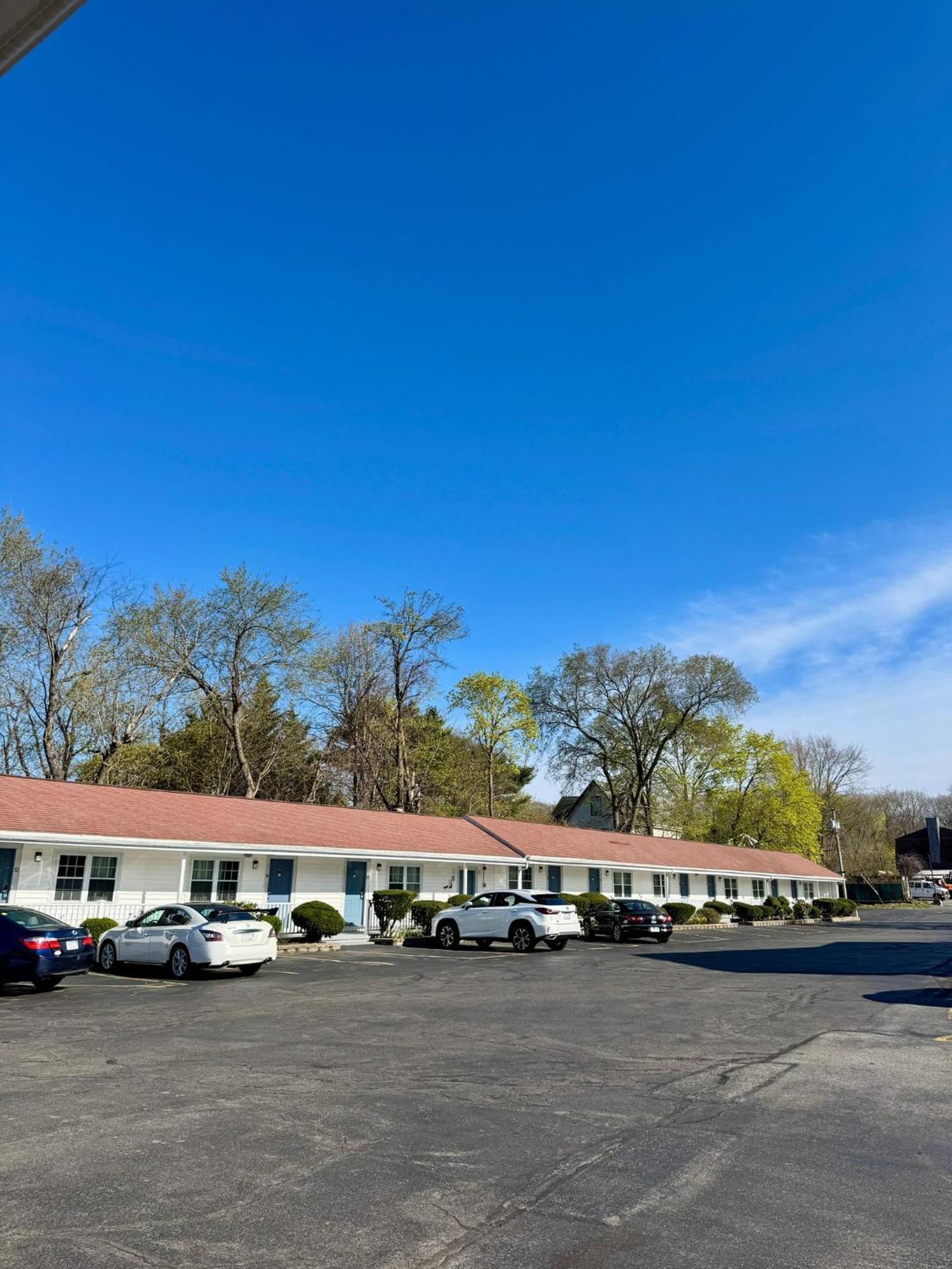 Chisholm'S Motor Inn Saugus Dış mekan fotoğraf