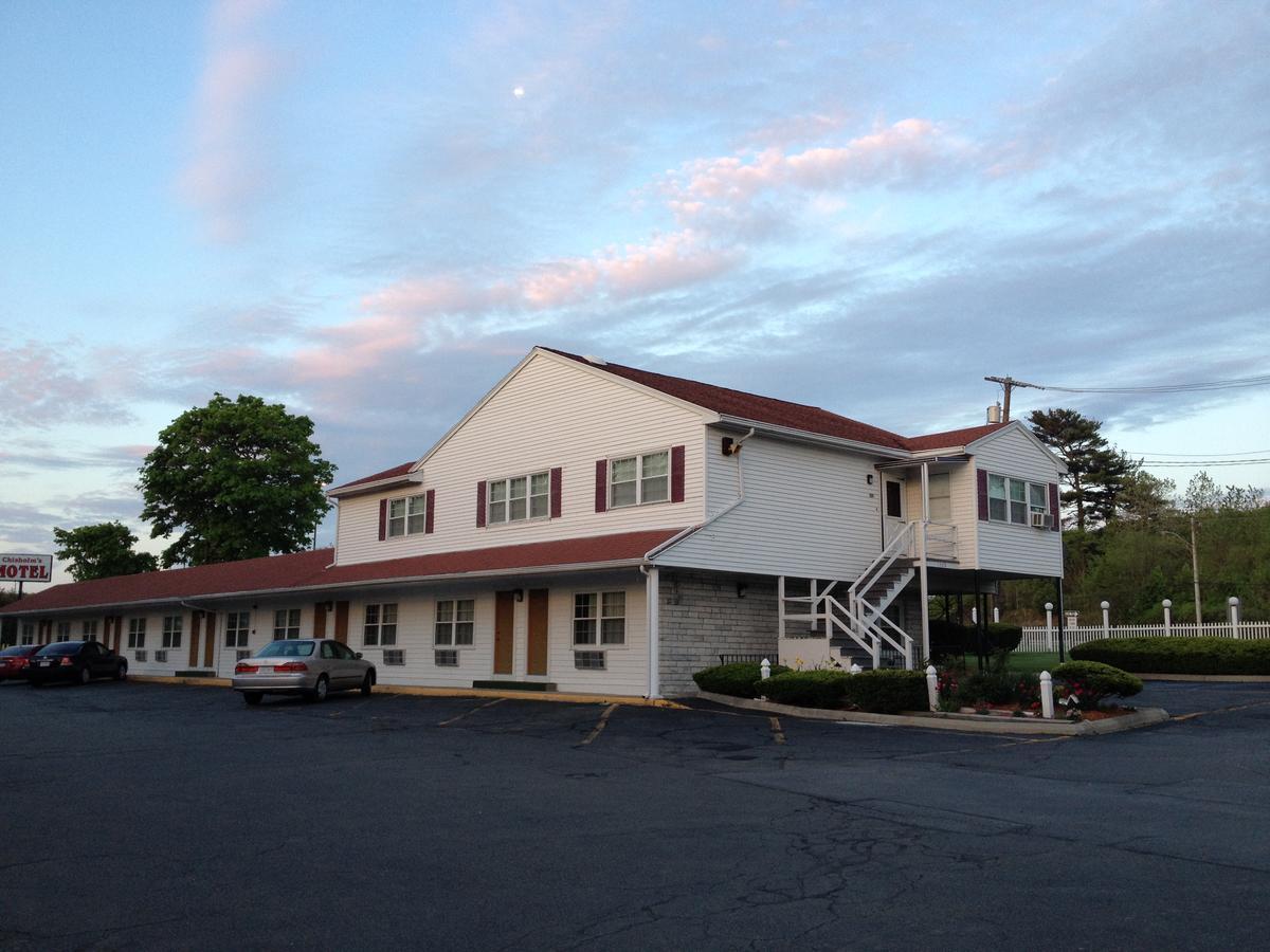 Chisholm'S Motor Inn Saugus Dış mekan fotoğraf