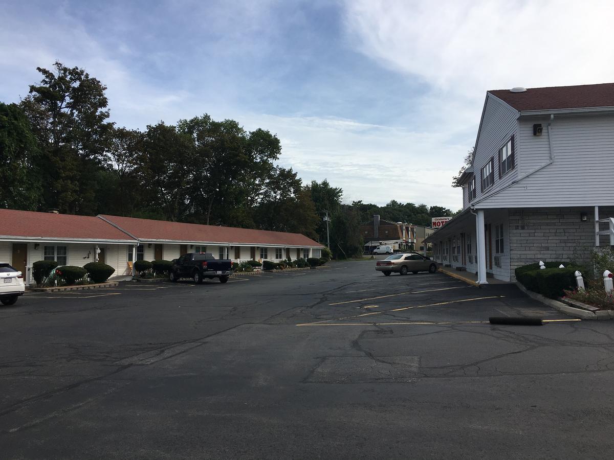 Chisholm'S Motor Inn Saugus Dış mekan fotoğraf