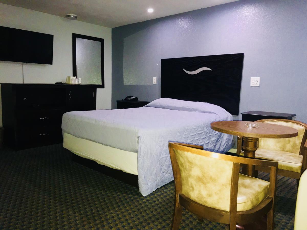 Chisholm'S Motor Inn Saugus Dış mekan fotoğraf