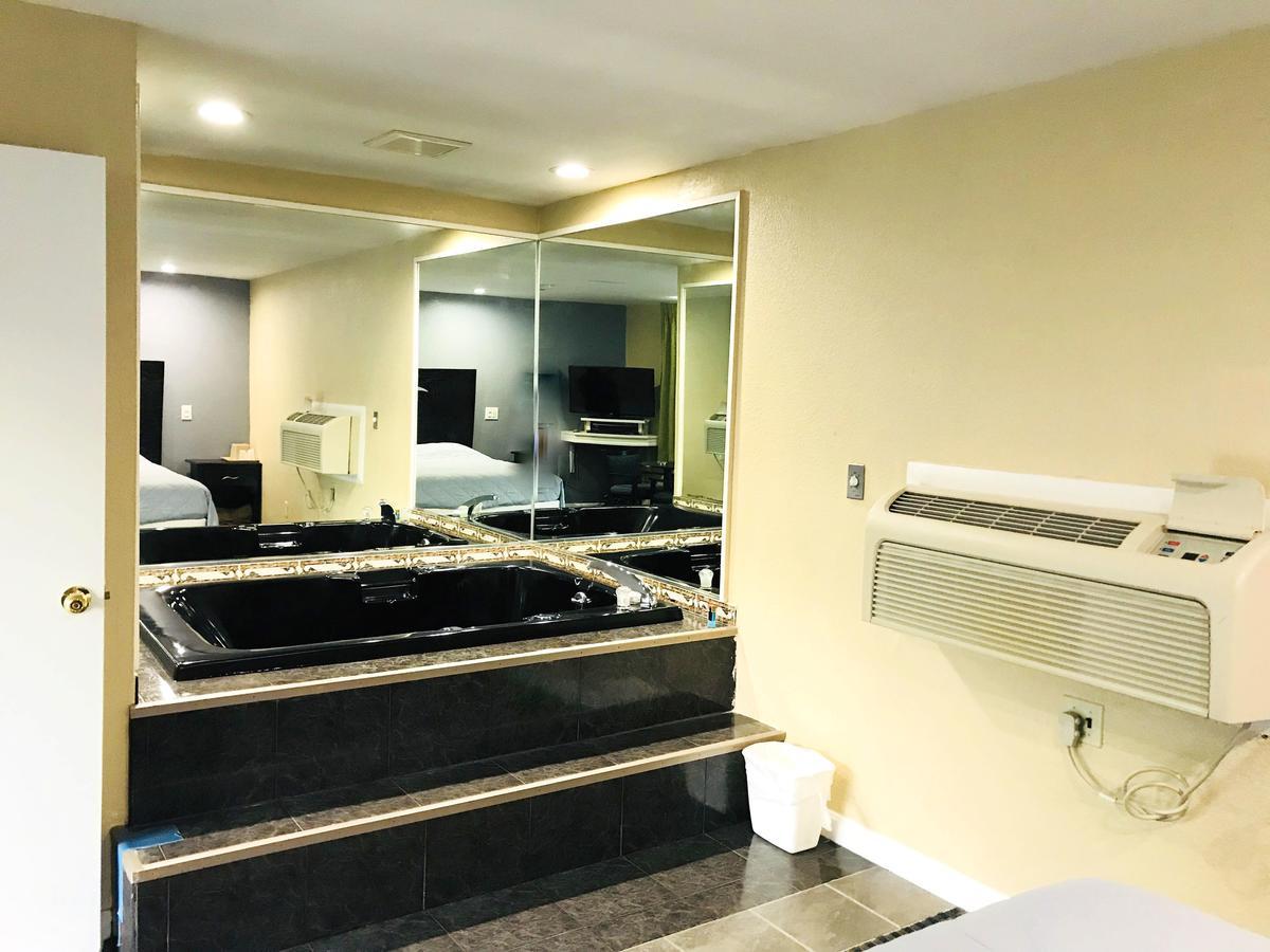 Chisholm'S Motor Inn Saugus Dış mekan fotoğraf